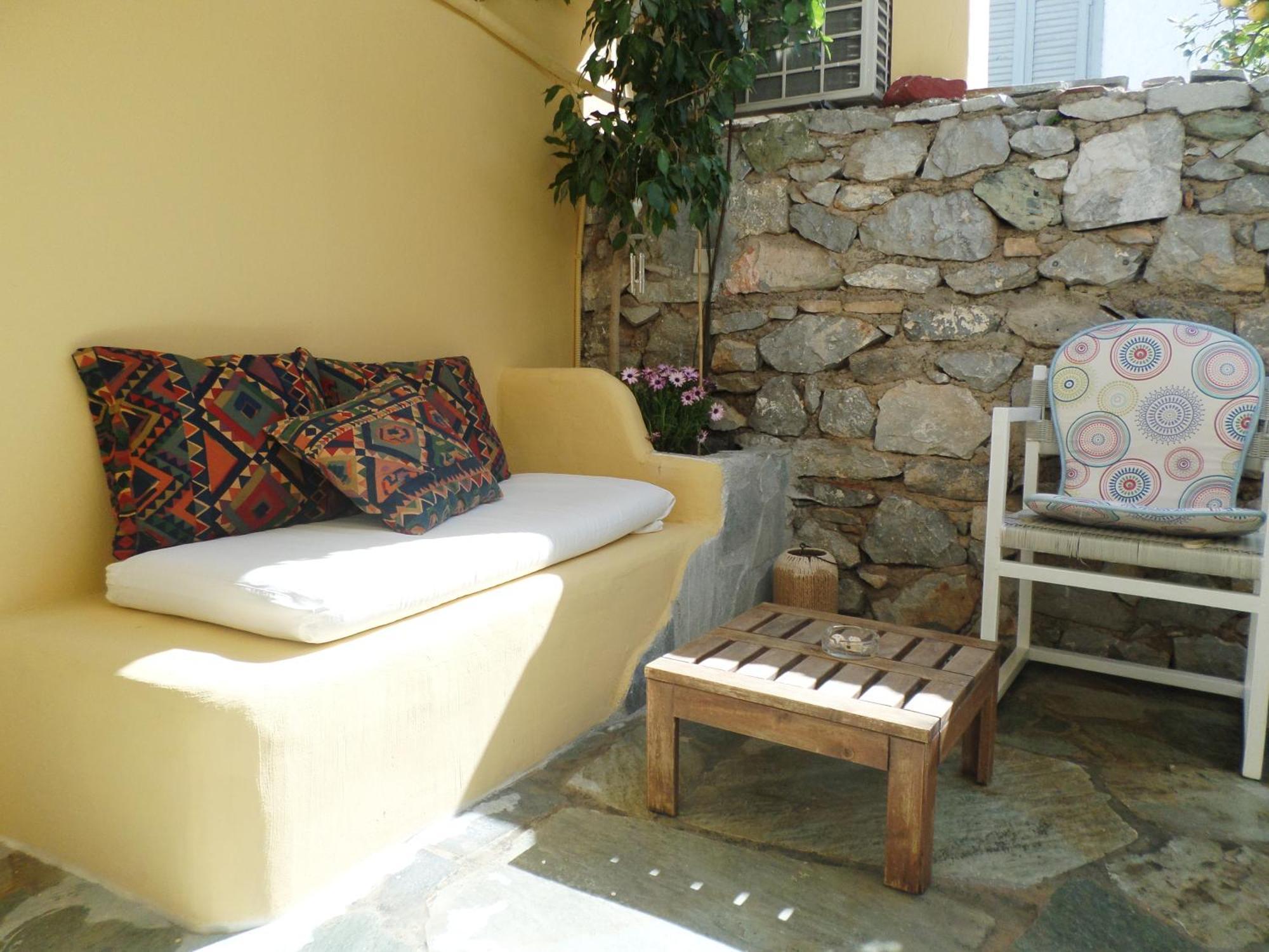 Вилла In The Heart Of Hydra Экстерьер фото