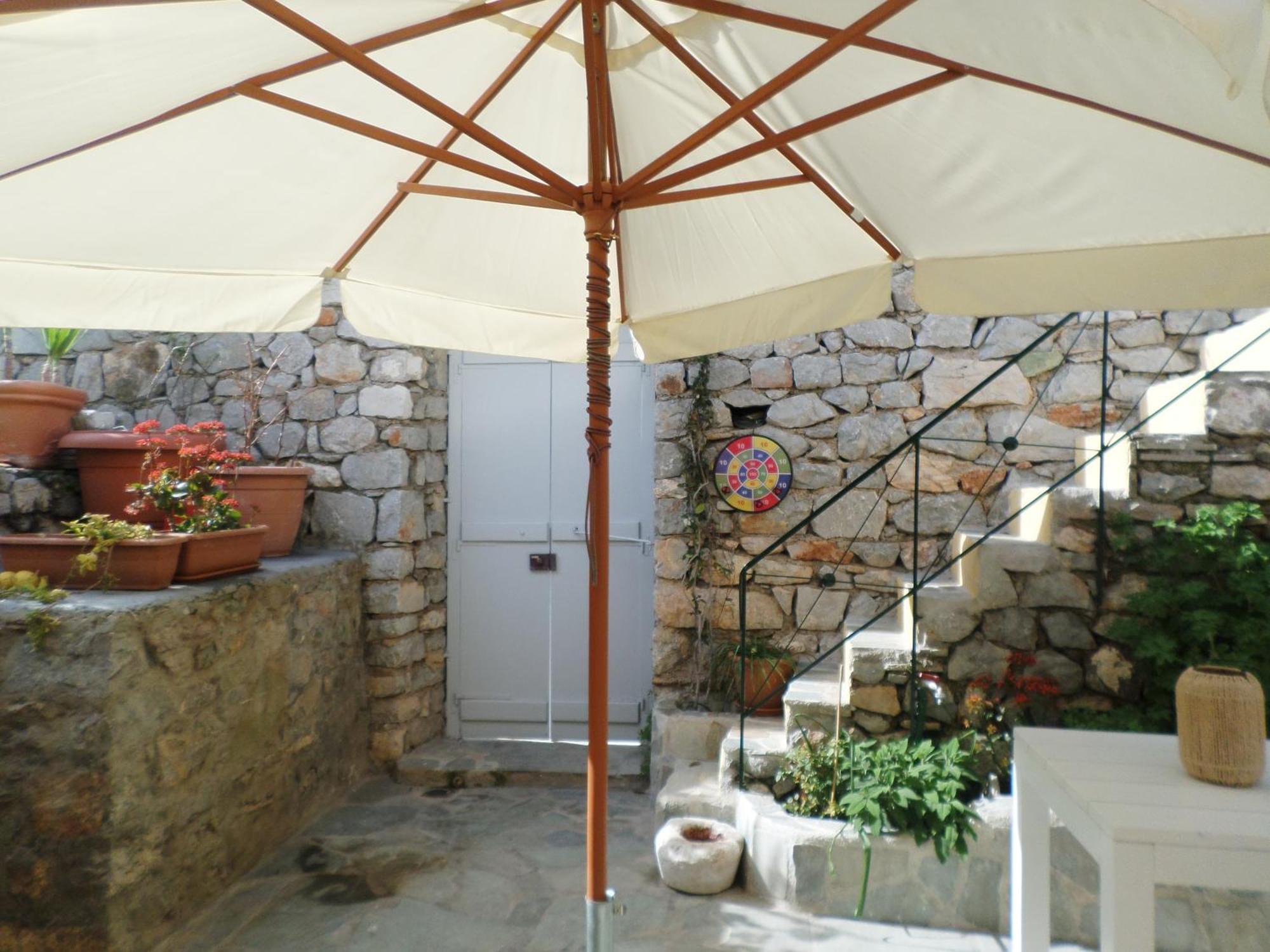 Вилла In The Heart Of Hydra Экстерьер фото