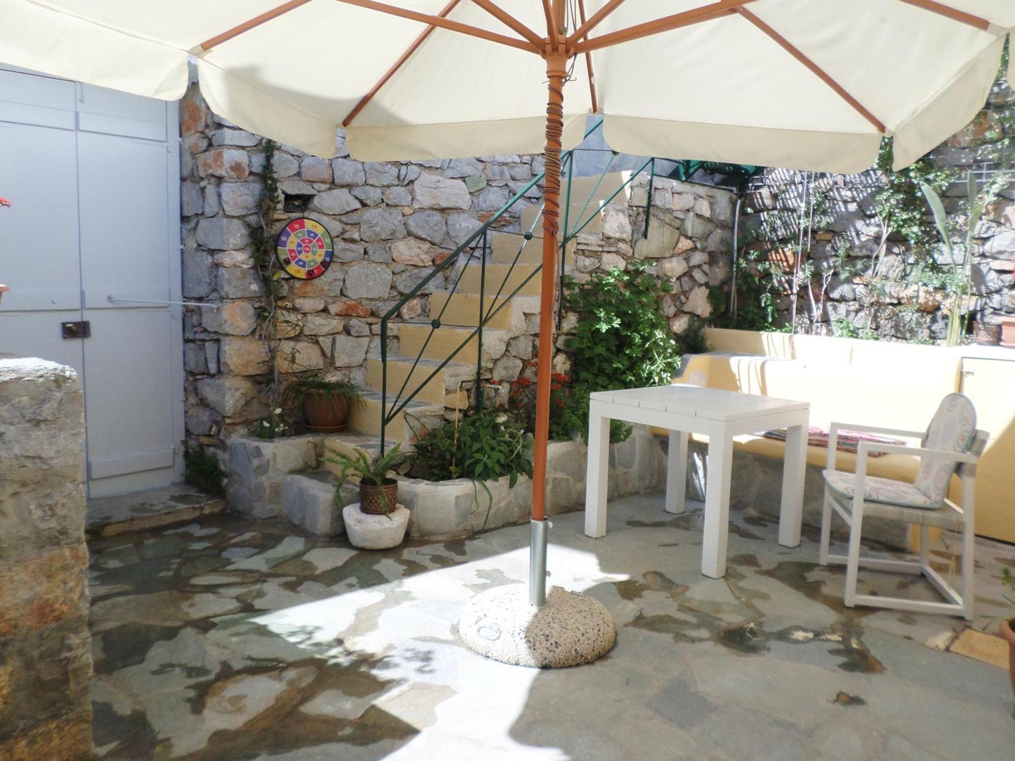 Вилла In The Heart Of Hydra Экстерьер фото